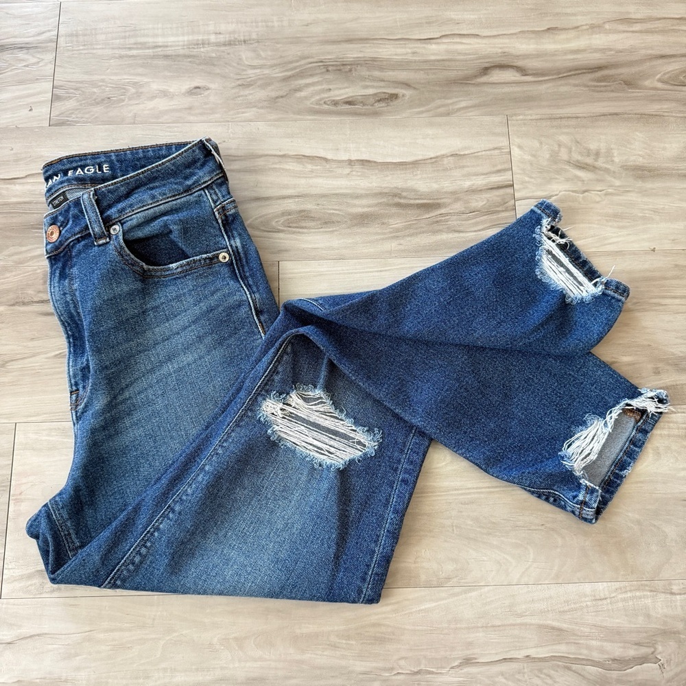 American Eagle Mom Jeans High Rise Distressed Raw Hem Blue Denim Women’s Size 2